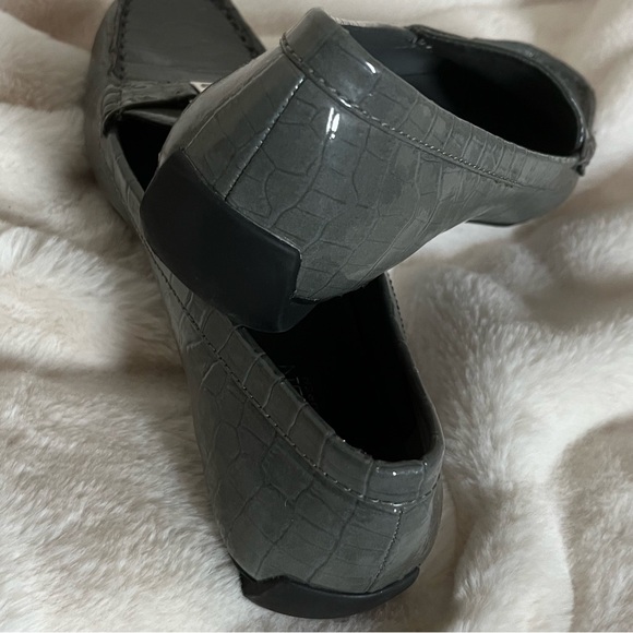 LAUREN Ralph Lauren Loafers EUC!!! - Picture 4 of 5